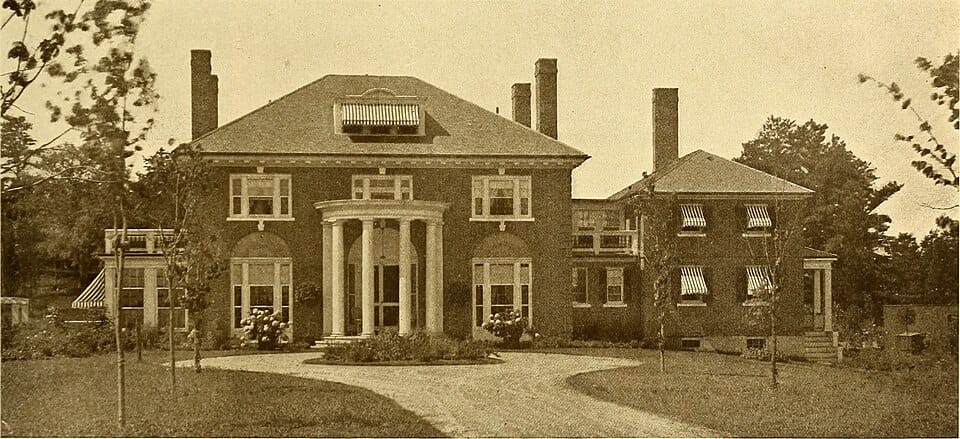 Гардеробная вместо шкафа: как организовать хранение