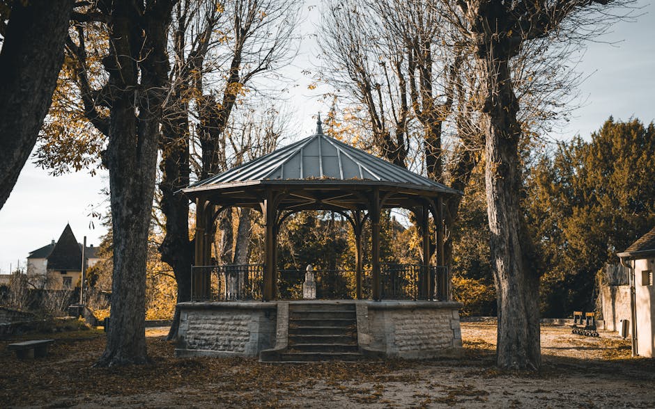 Фундамент для беседки: нужен ли и какой выбрать