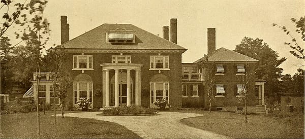 Гардеробная вместо шкафа: как организовать хранение